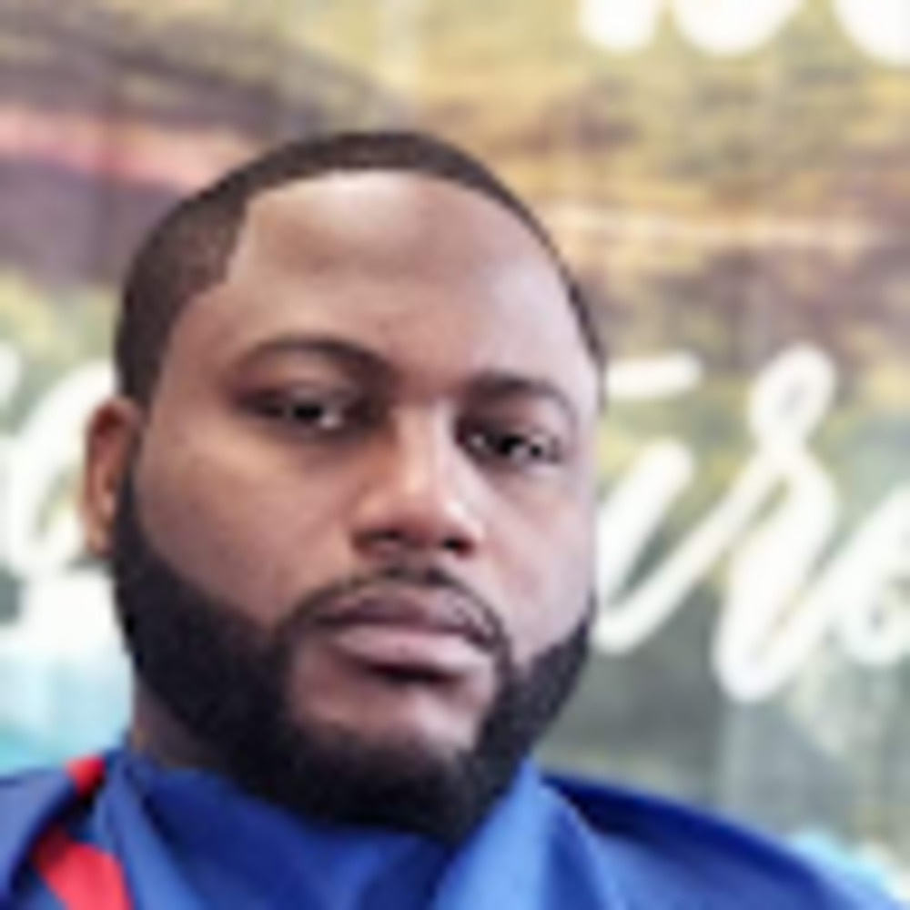 Meet your Posher, Derrick